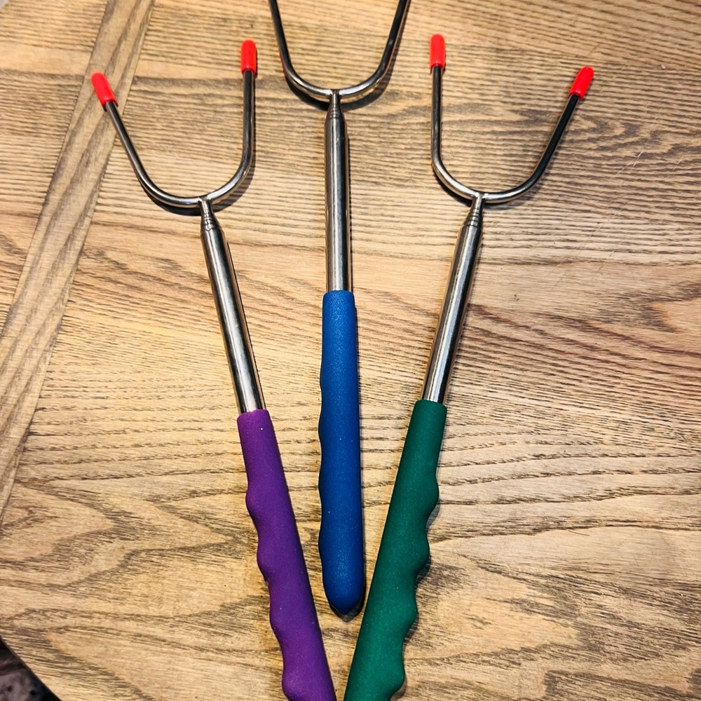Stainless Steel Extendable Roasting Fork Set - Red, Blue, Green